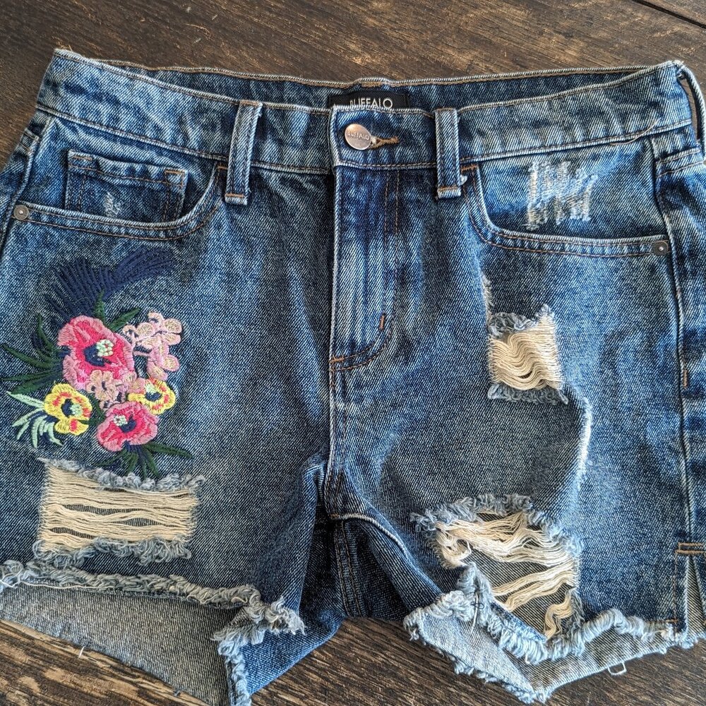 Women's Buffalo David Bitton Faith Mid Rise Denim Floral Embroidered Shorts Sz27